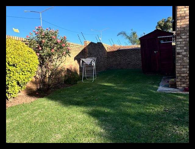 2 BEDROOM TOWNHOUSE FOR SALE IN TERENURE